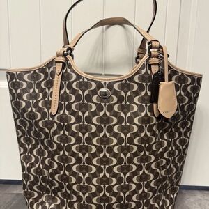 Coach Canvas Tote in Brown and Tan Signature Print